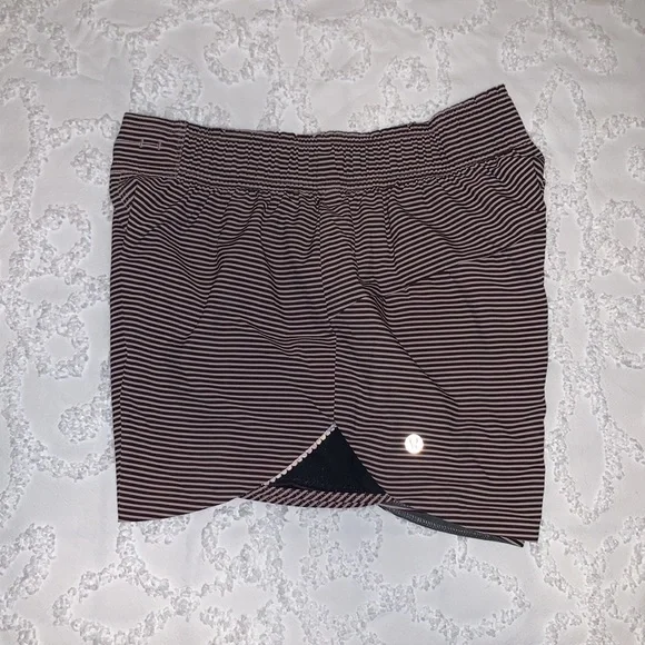 LULULEMON REVERSIBLE SHORTS - Picture 2 of 7